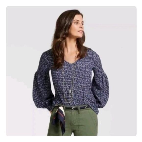 CAbi Size Small Blue & White Te Amo Love Print Blouse‎ Style #5336 - Picture 1 of 13